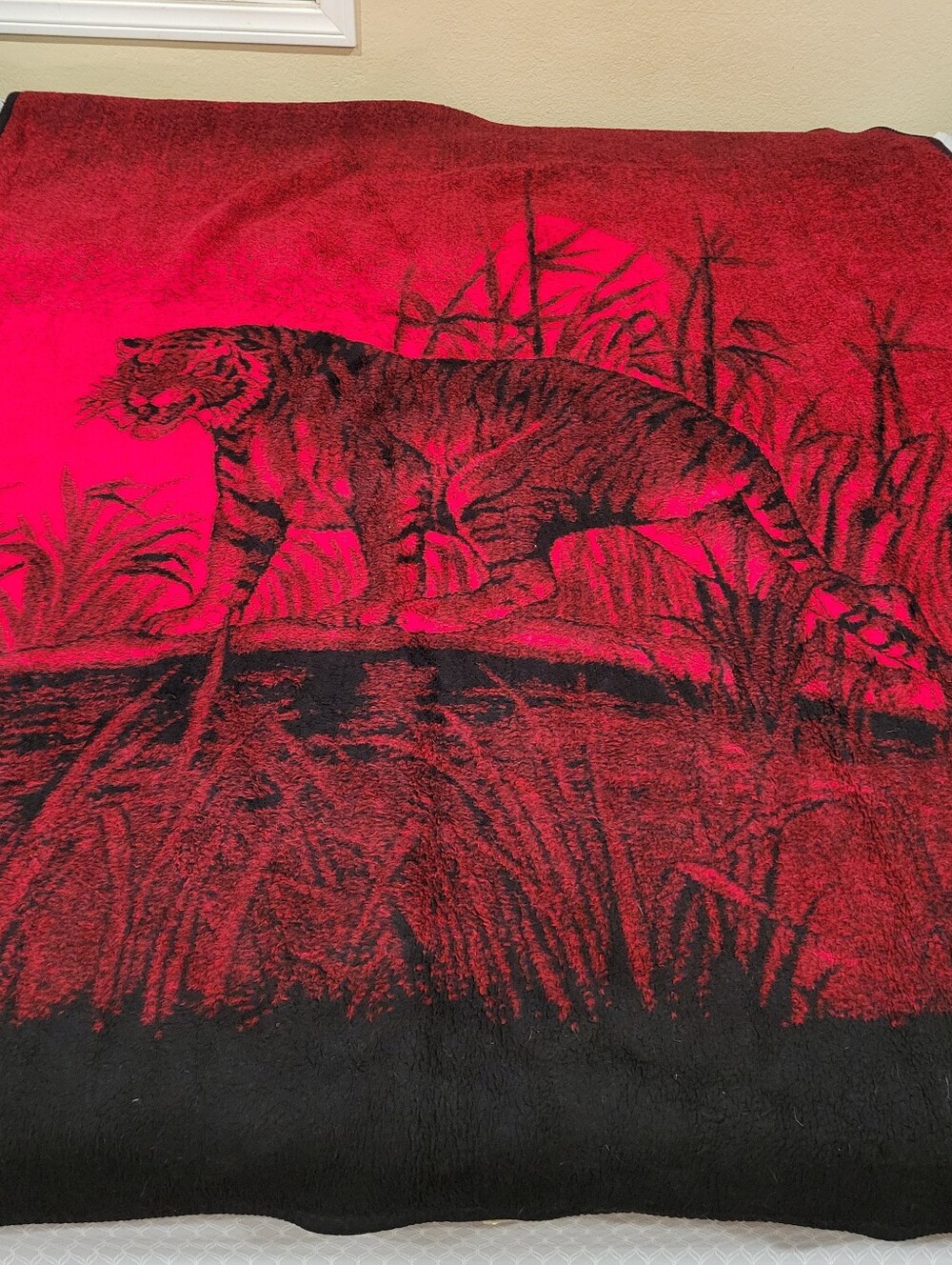San Marcos Blanket TIGER Queen Size Red/Black